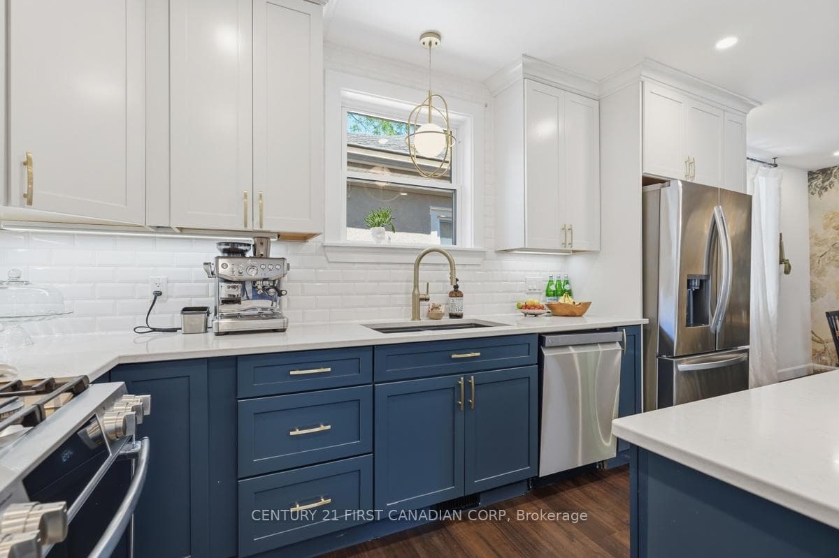 867 Colborne Street photo 14