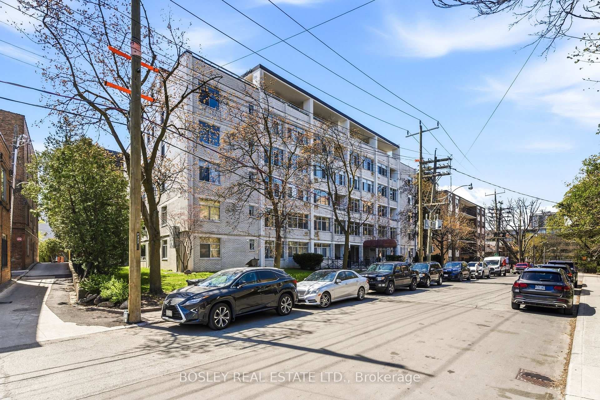 335 Lonsdale Road Unit 210 photo 34