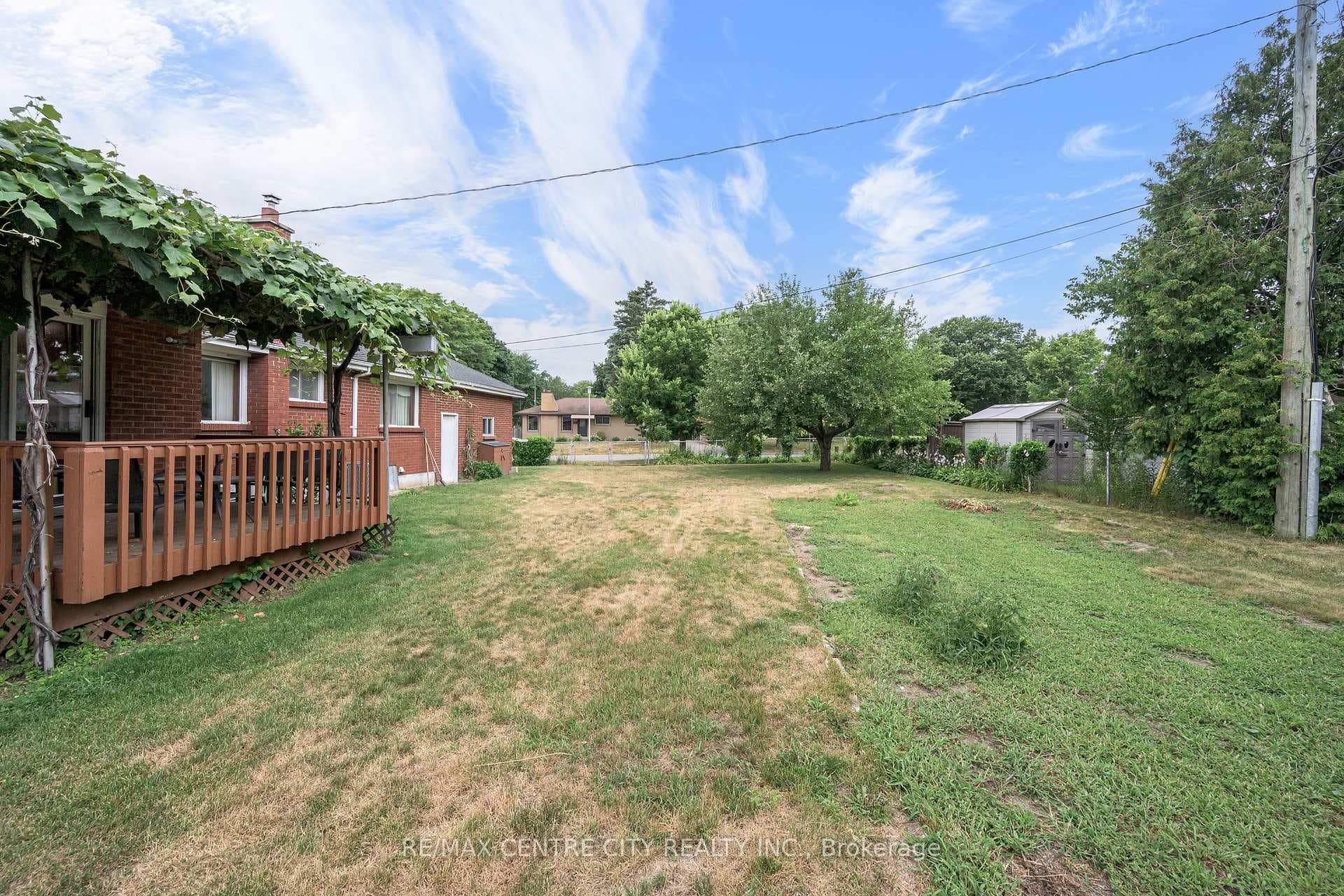 208 NIAGRA Street photo 38
