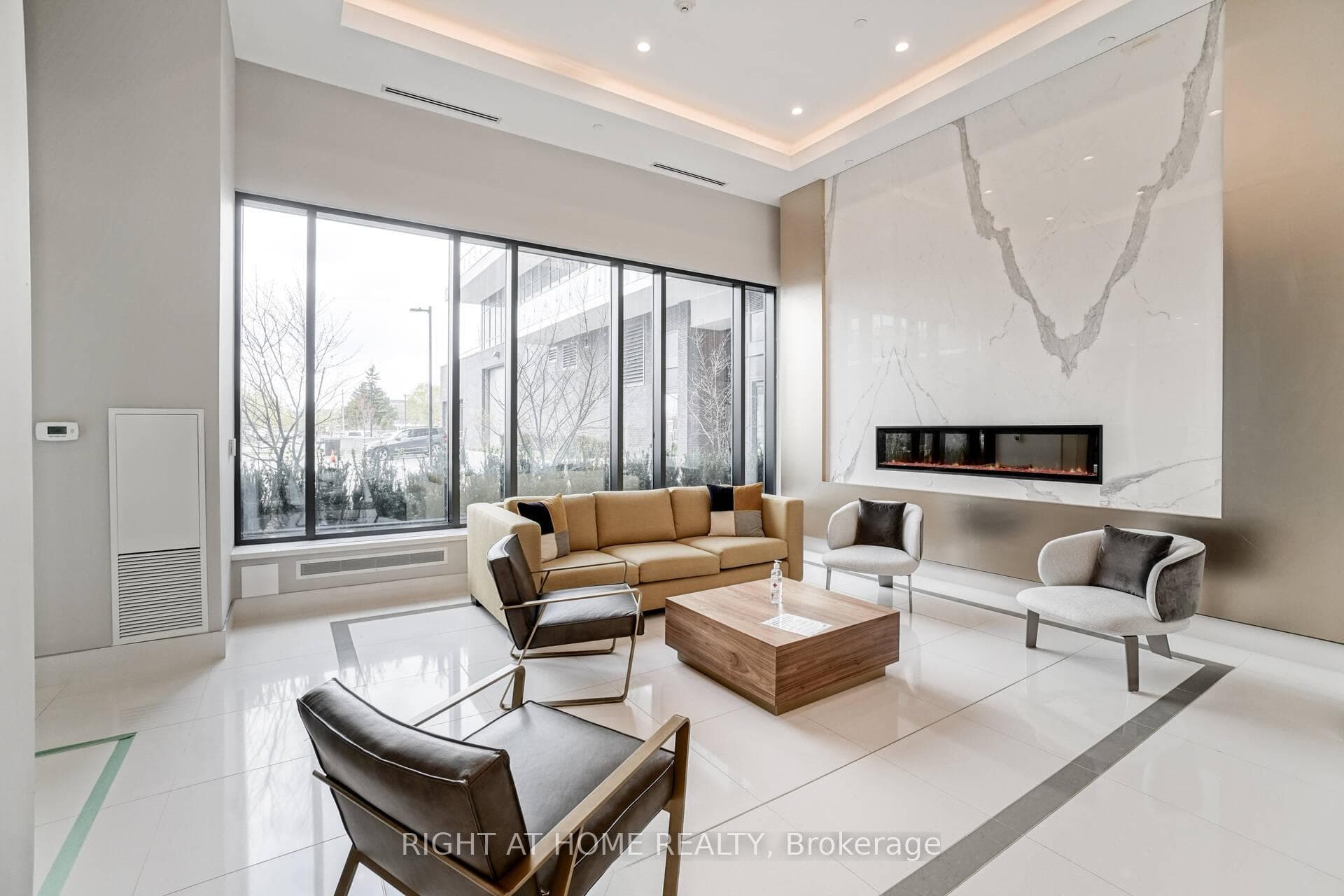 35 Watergarden Drive Unit 2611 photo 4