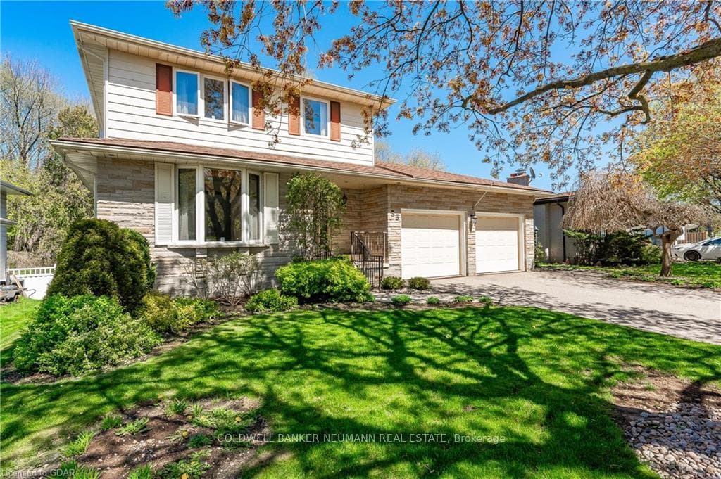 33 Applewood Crescent photo 38