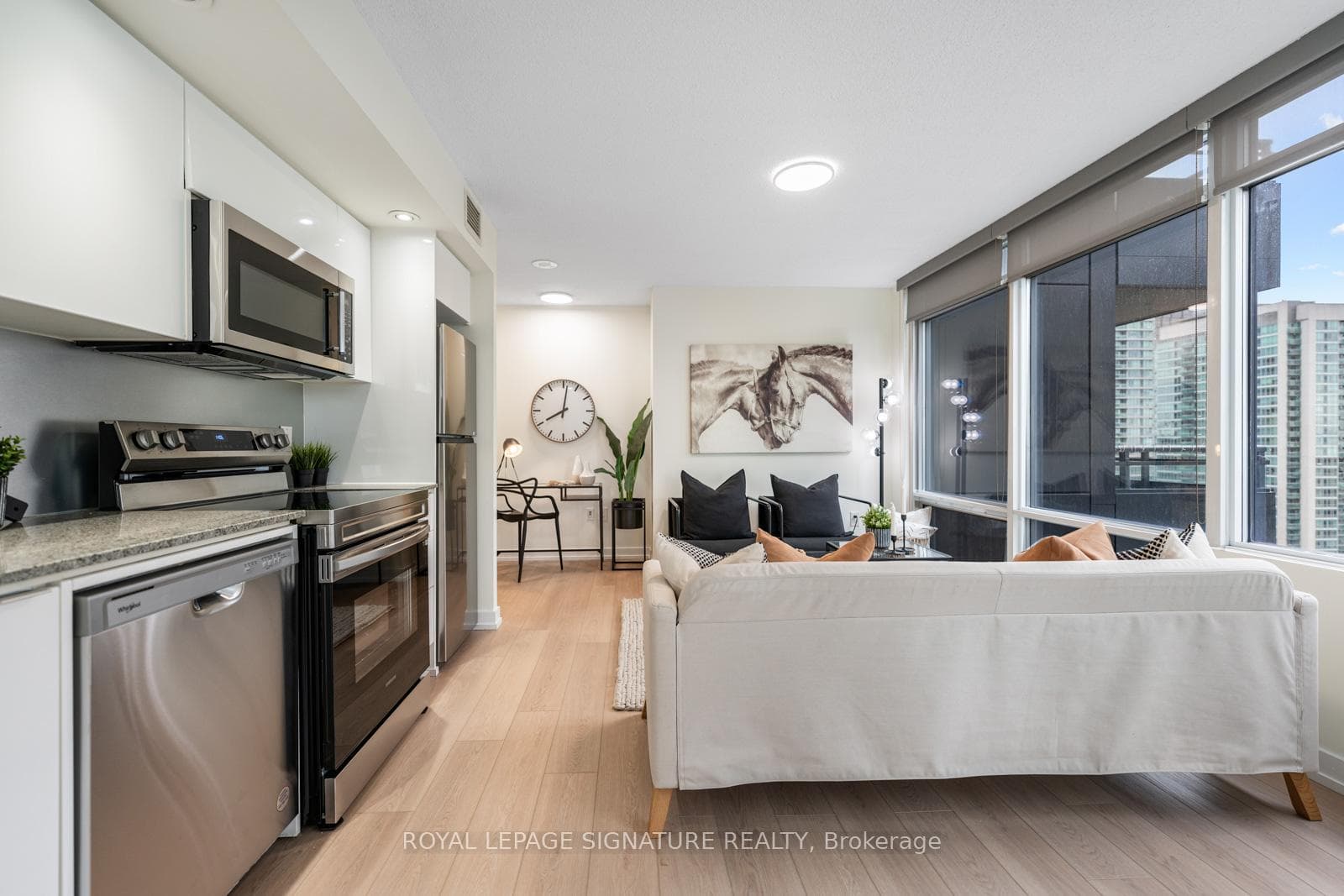 25 Telegram Mews Unit 1806 photo 7
