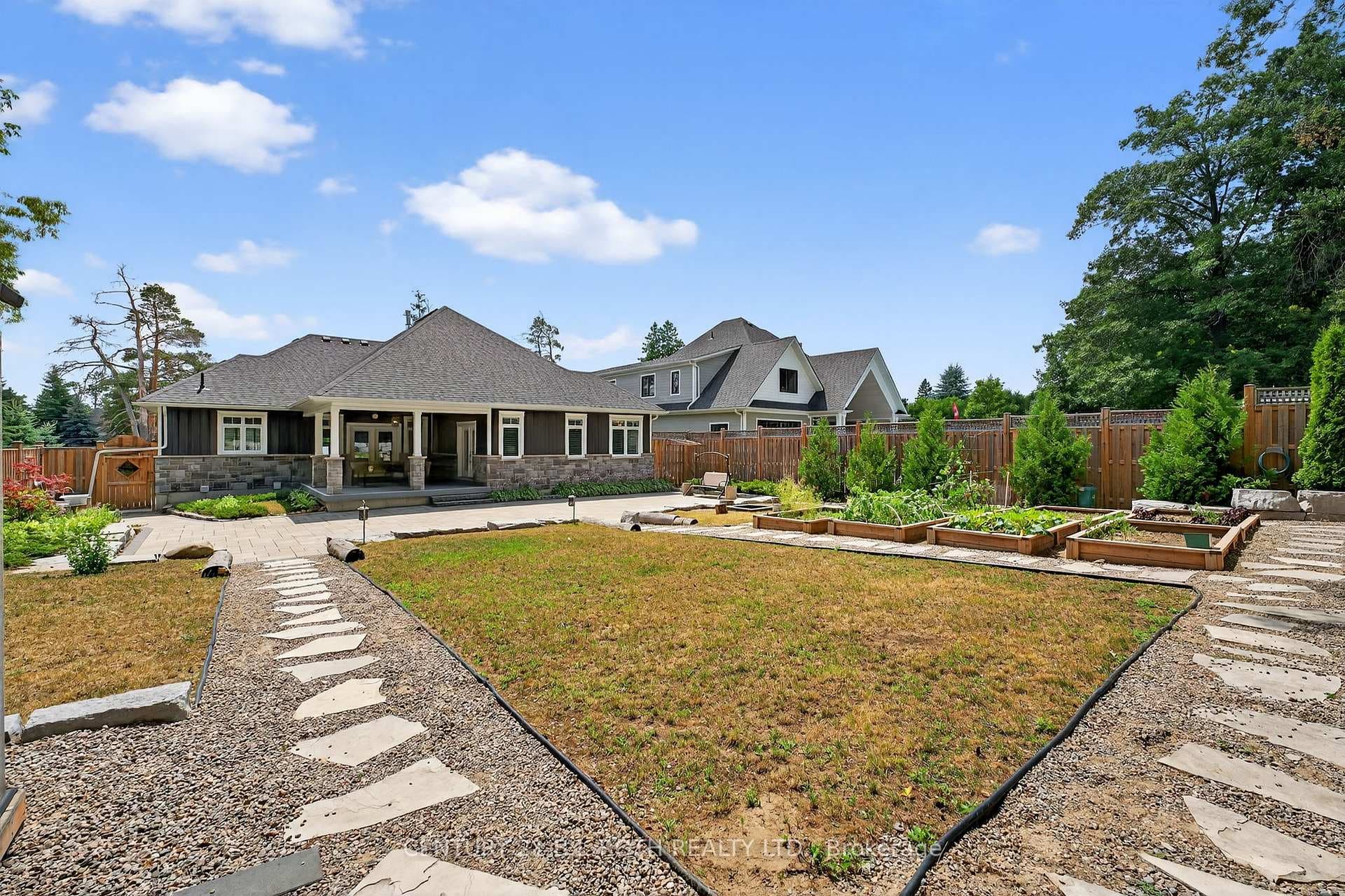 300 Shanty Bay Road photo 43