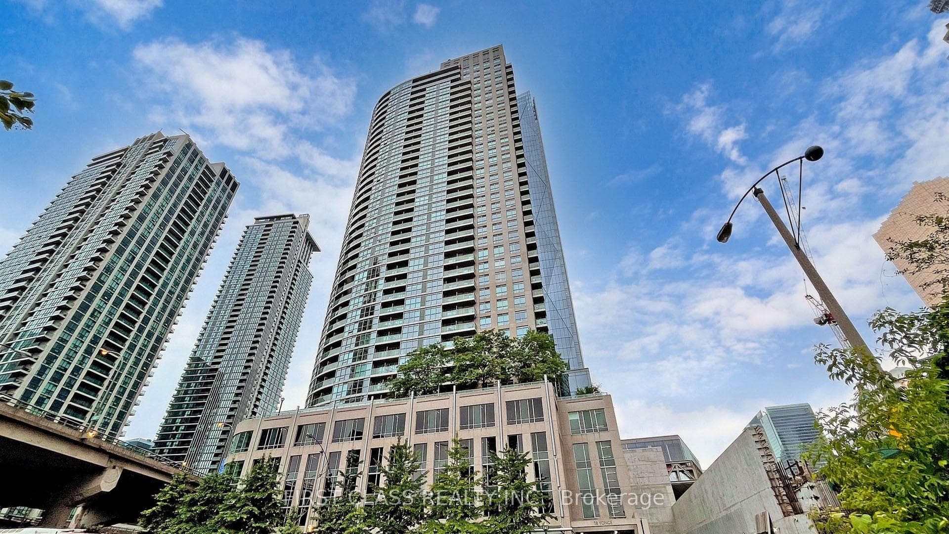 18 Yonge Street Unit 2204 photo 1