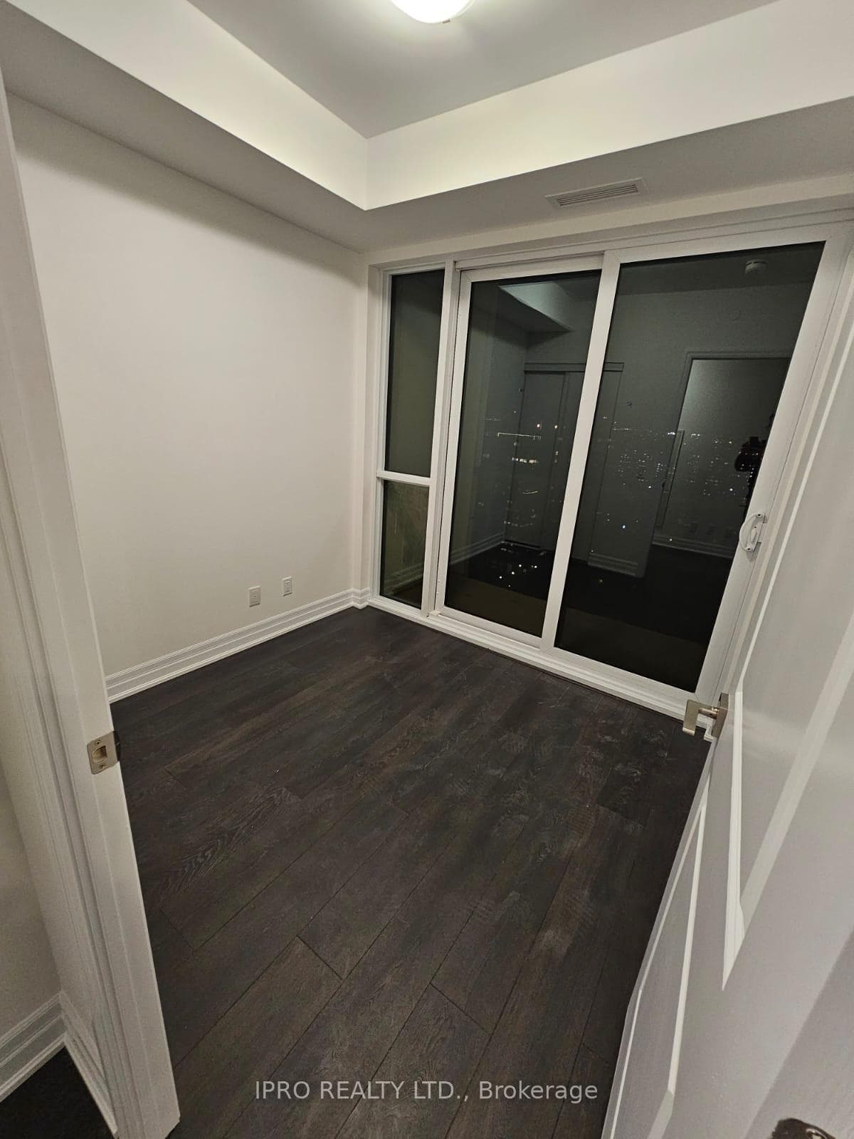 30 Elm Drive Unit 1704 photo 3