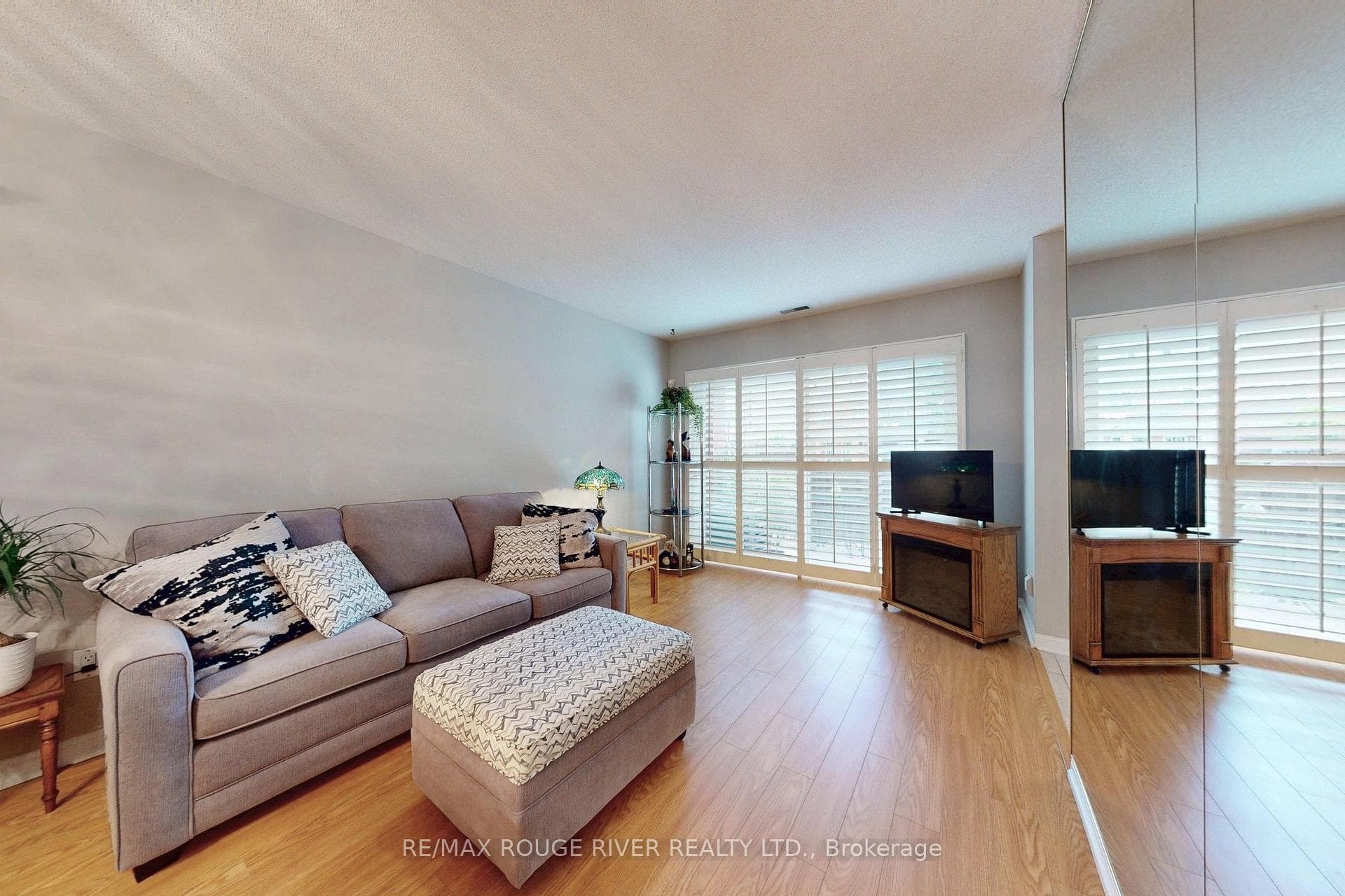 1400 The Esplanade N/A Unit 418 photo 9