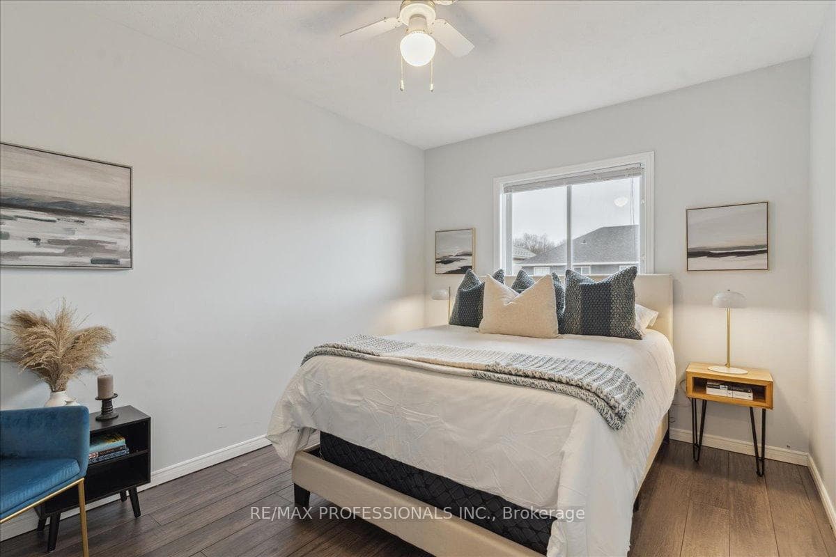 2560 8th 'A' Avenue photo 16