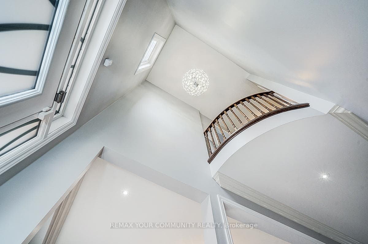 160 Maria Road photo 3