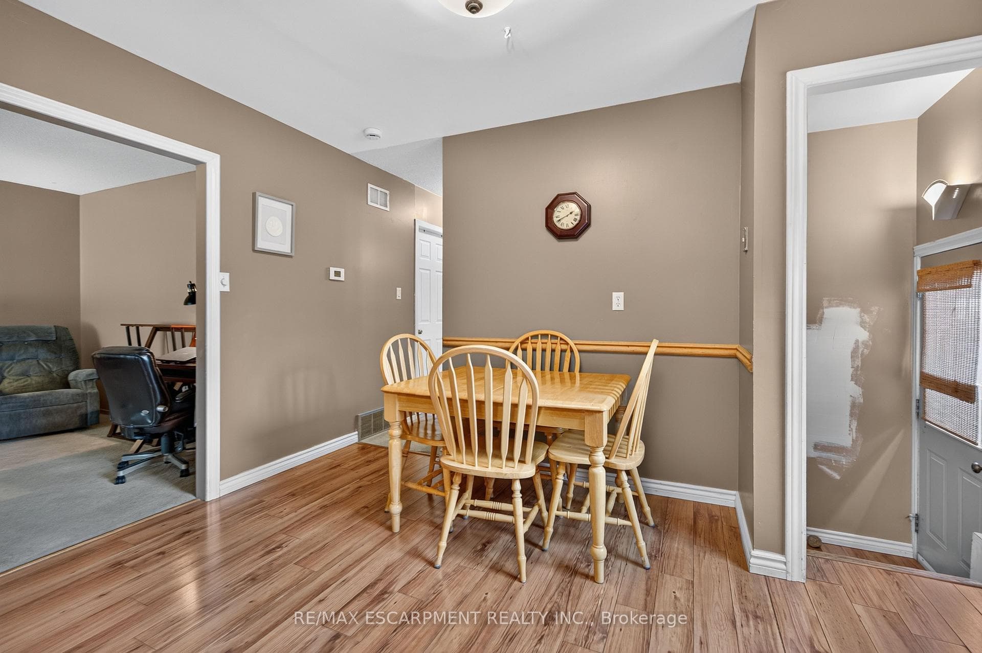 28 Boston Crescent photo 7