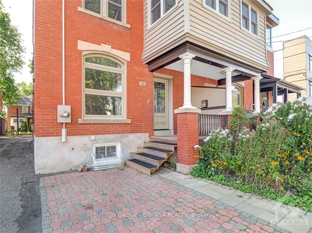 182 MCGILLIVRAY Street photo 1