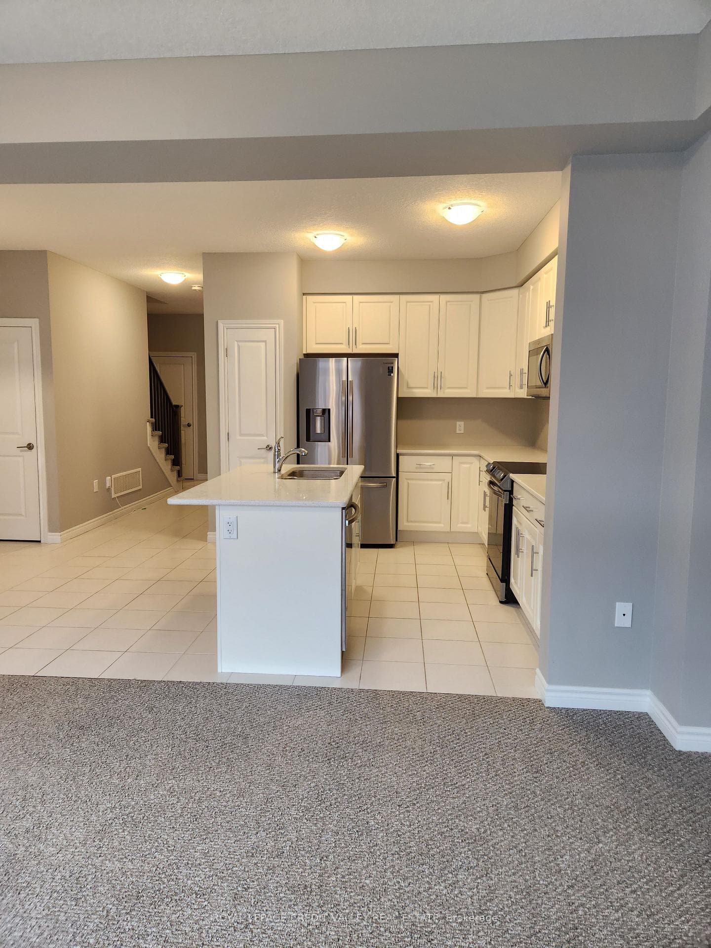1022 Wright Drive photo 3
