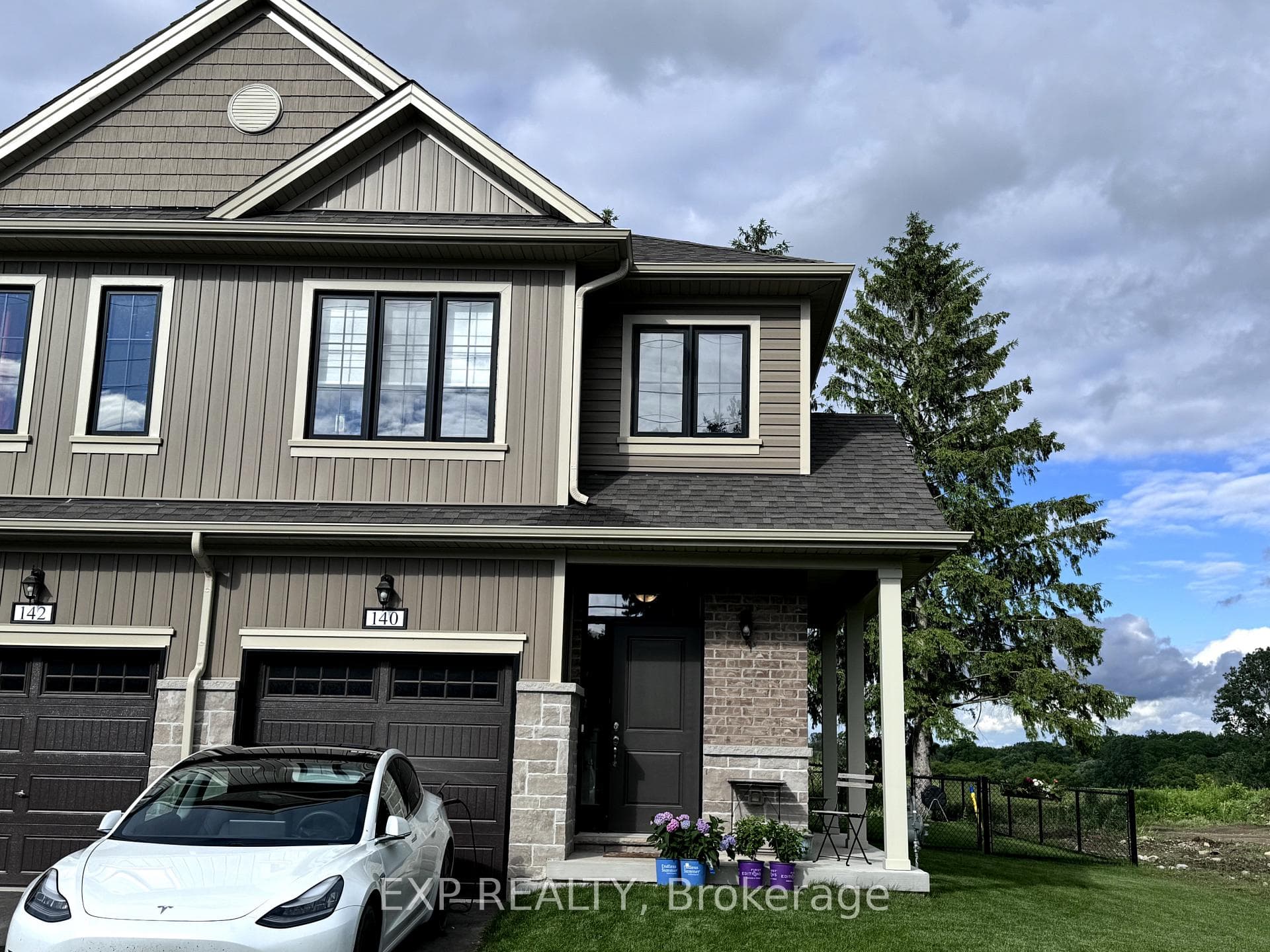 140 Middleton Street photo 1