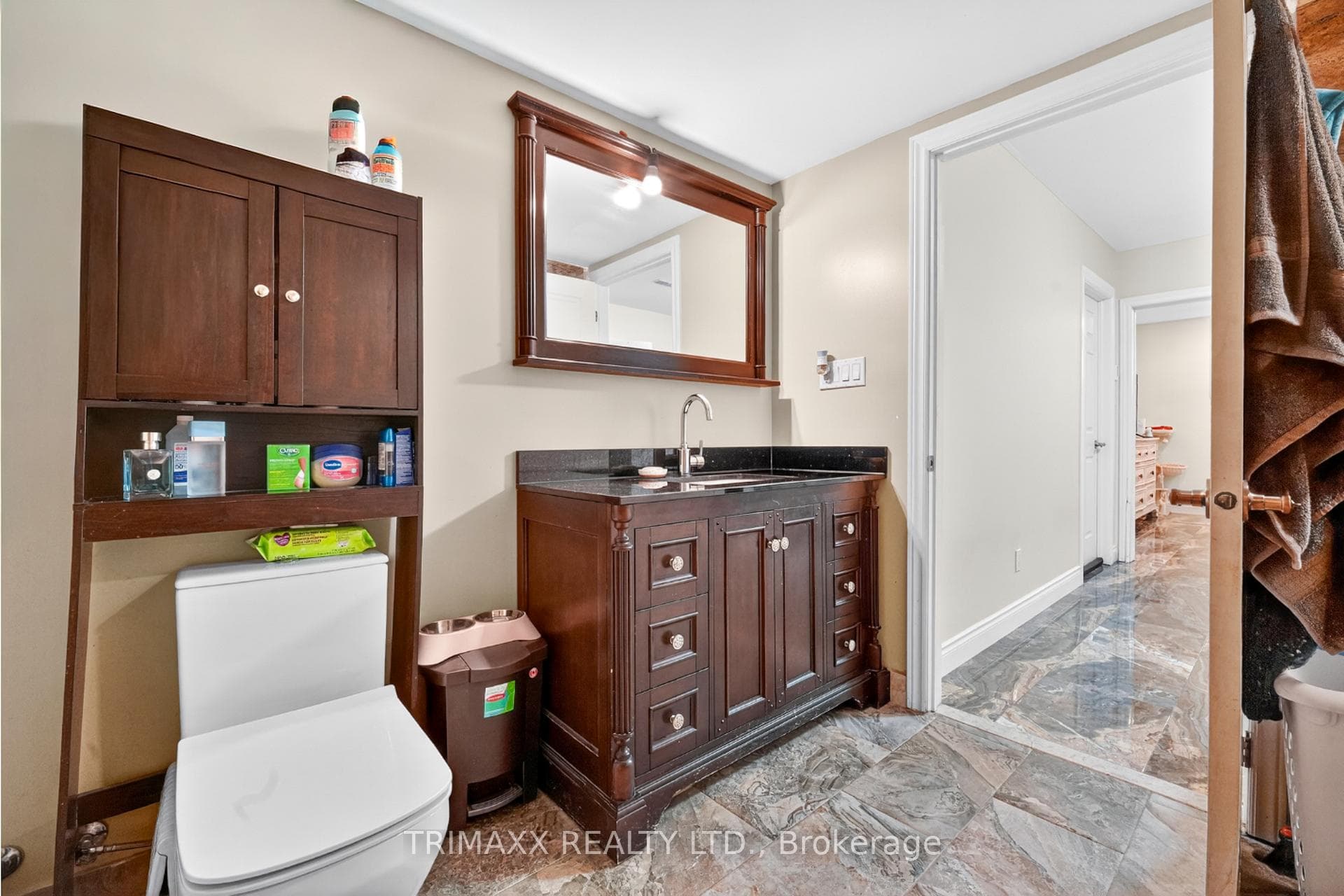 18 Walton Drive photo 35