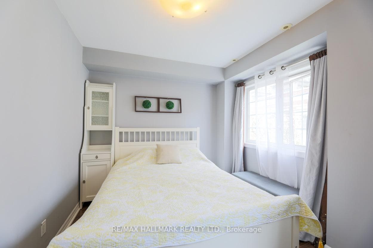 6 Wellesley Place Unit 2 photo 14
