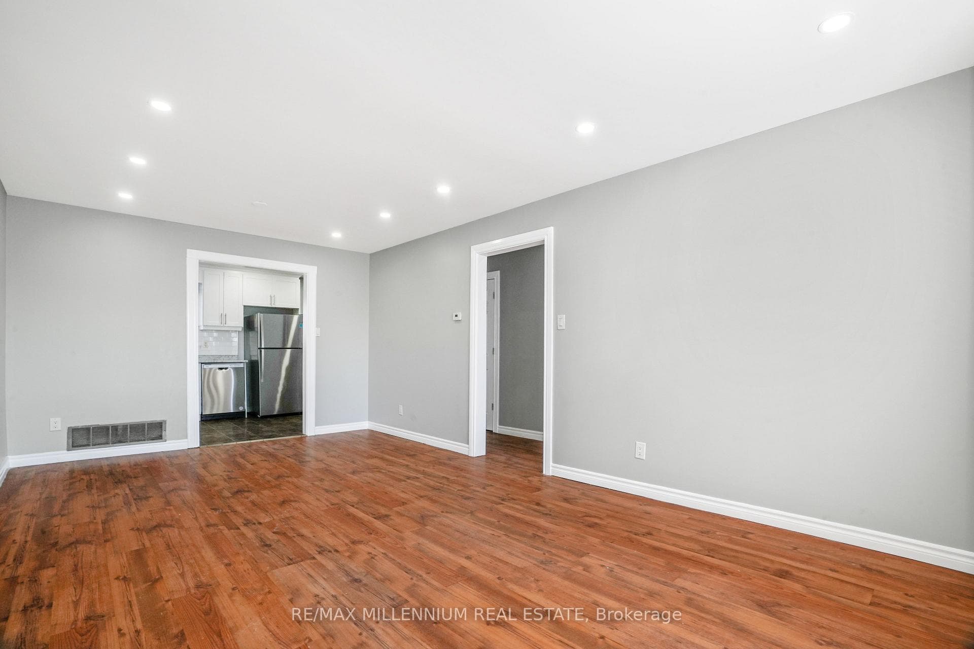 7 Mcmullen Crescent photo 5