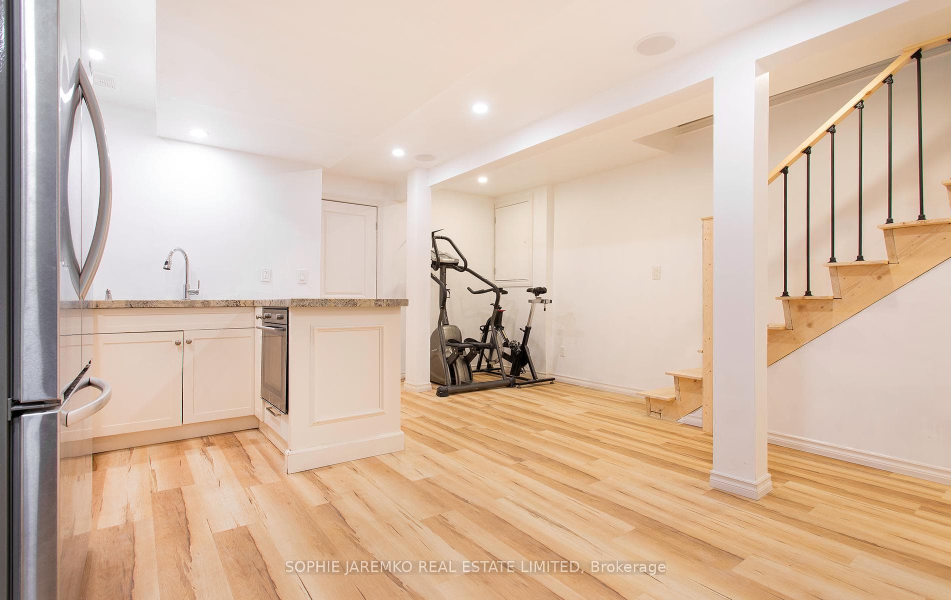 144 Eileen Avenue photo 41