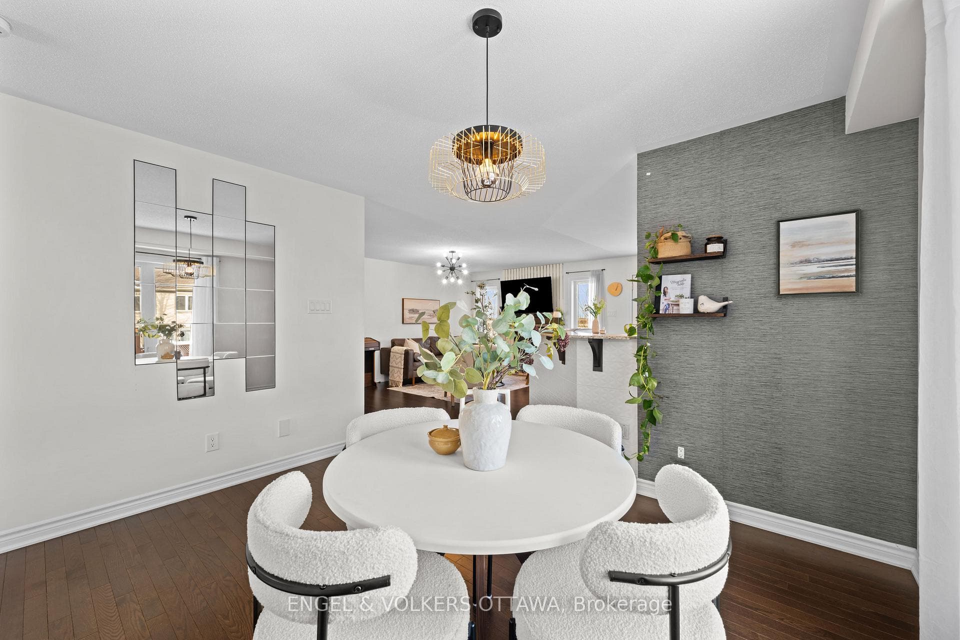 719 Maloja Way photo 7