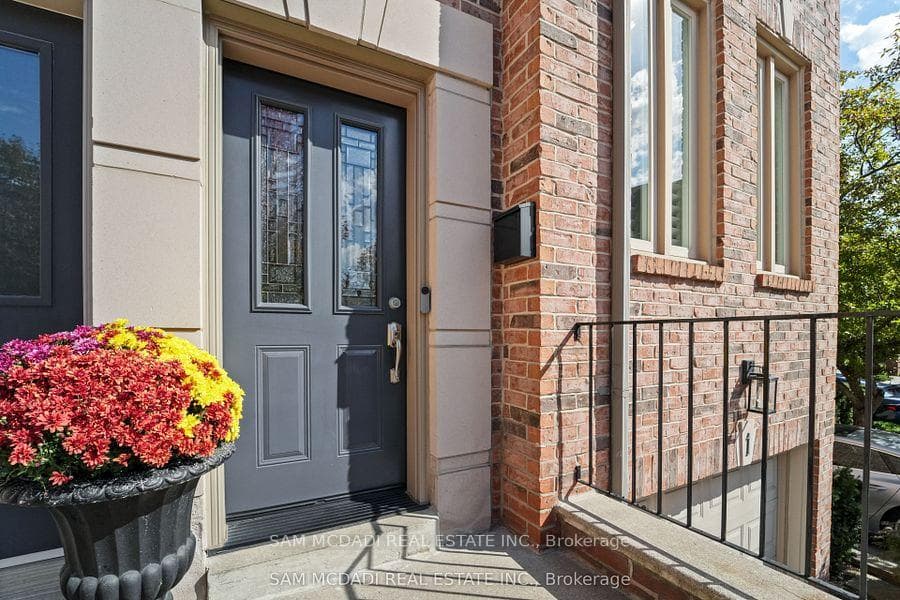 195 Grand Avenue Unit 1 photo 3