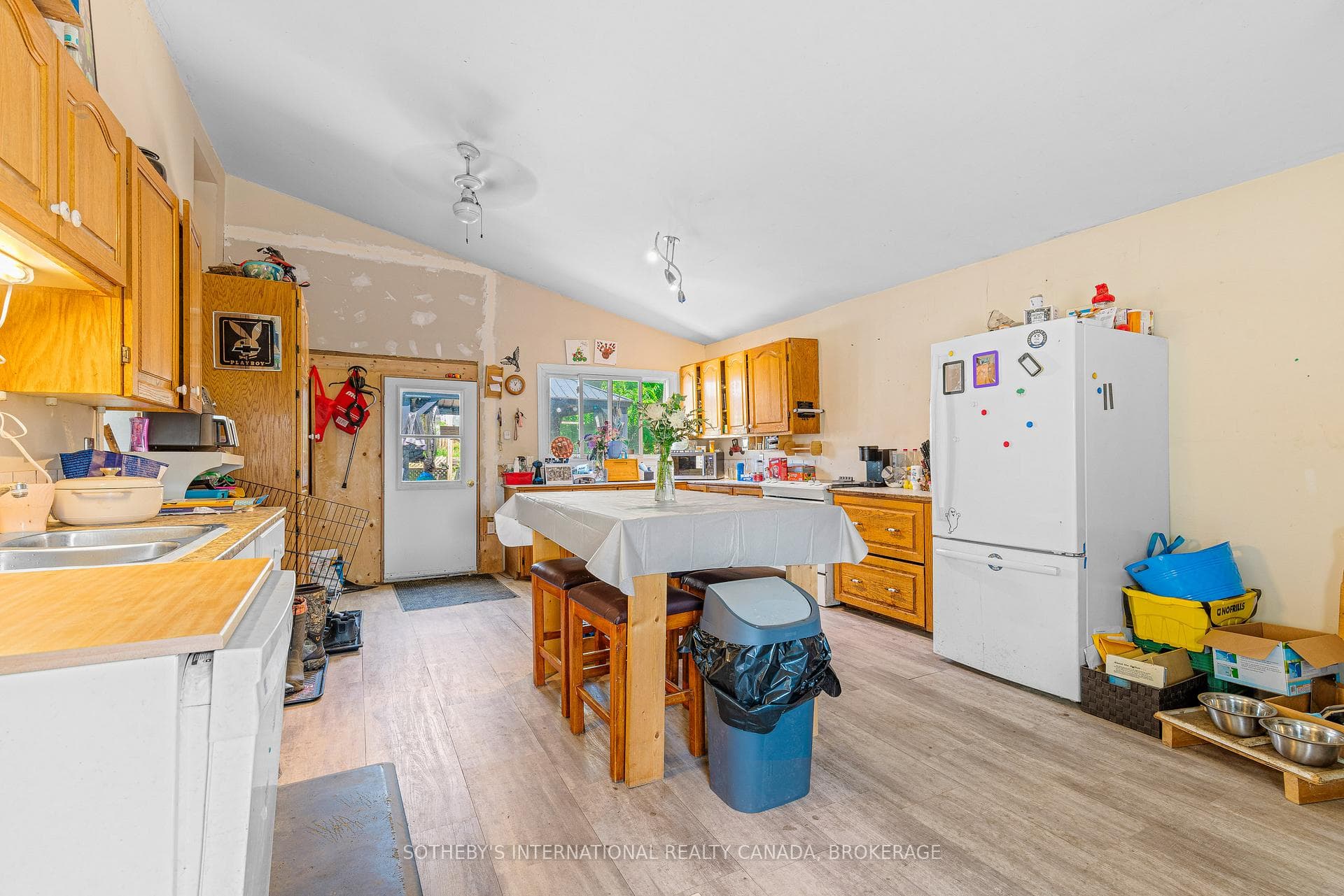 580 King Street photo 10