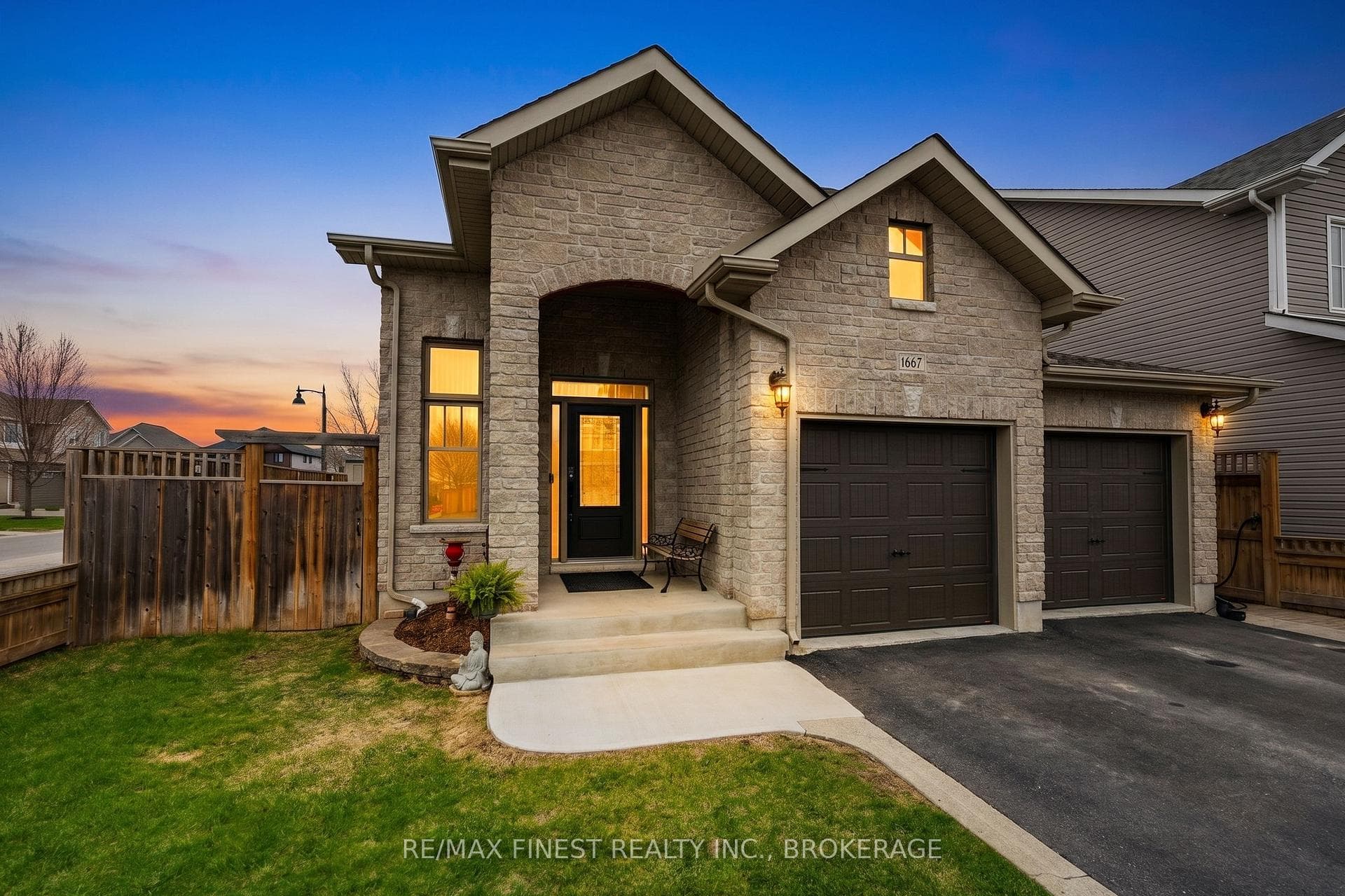 1667 Crimson Crescent photo 1
