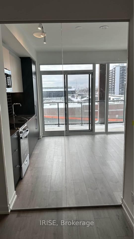 285 Dufferin Street Unit 323 photo 5