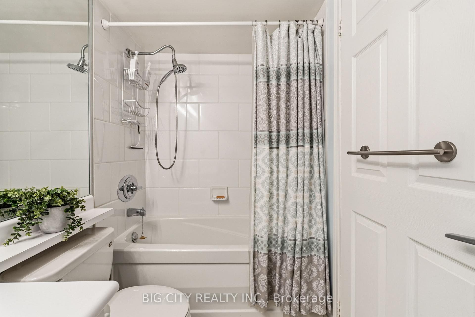 455 Rosewell Avenue Unit 412 photo 21
