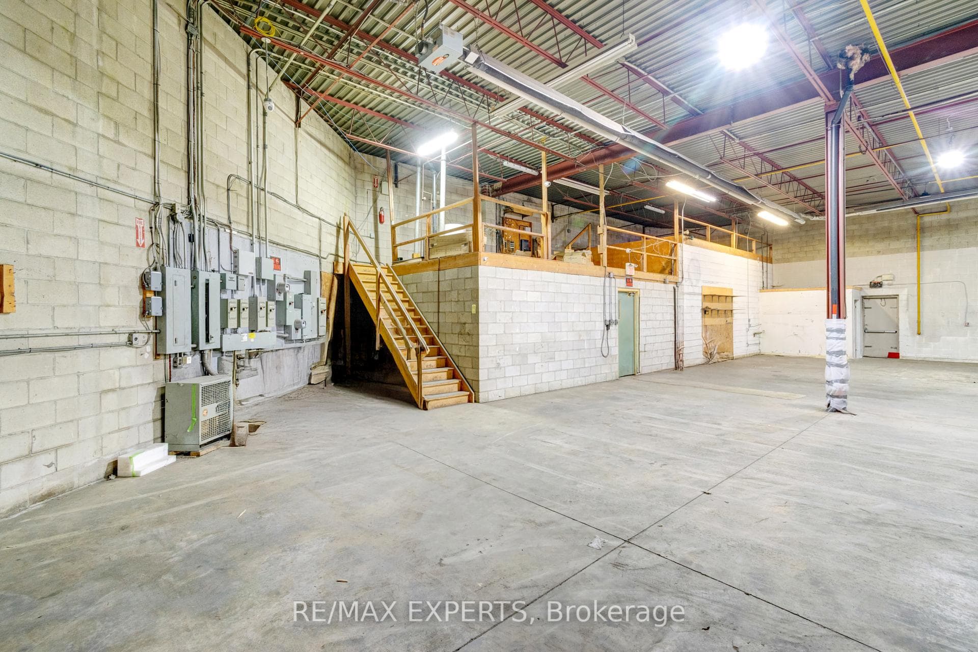 135 Watline Avenue photo 19