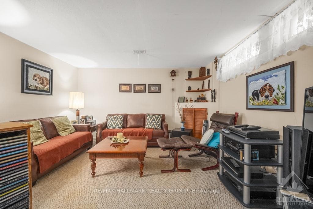 34 MELVILLE Drive photo 20