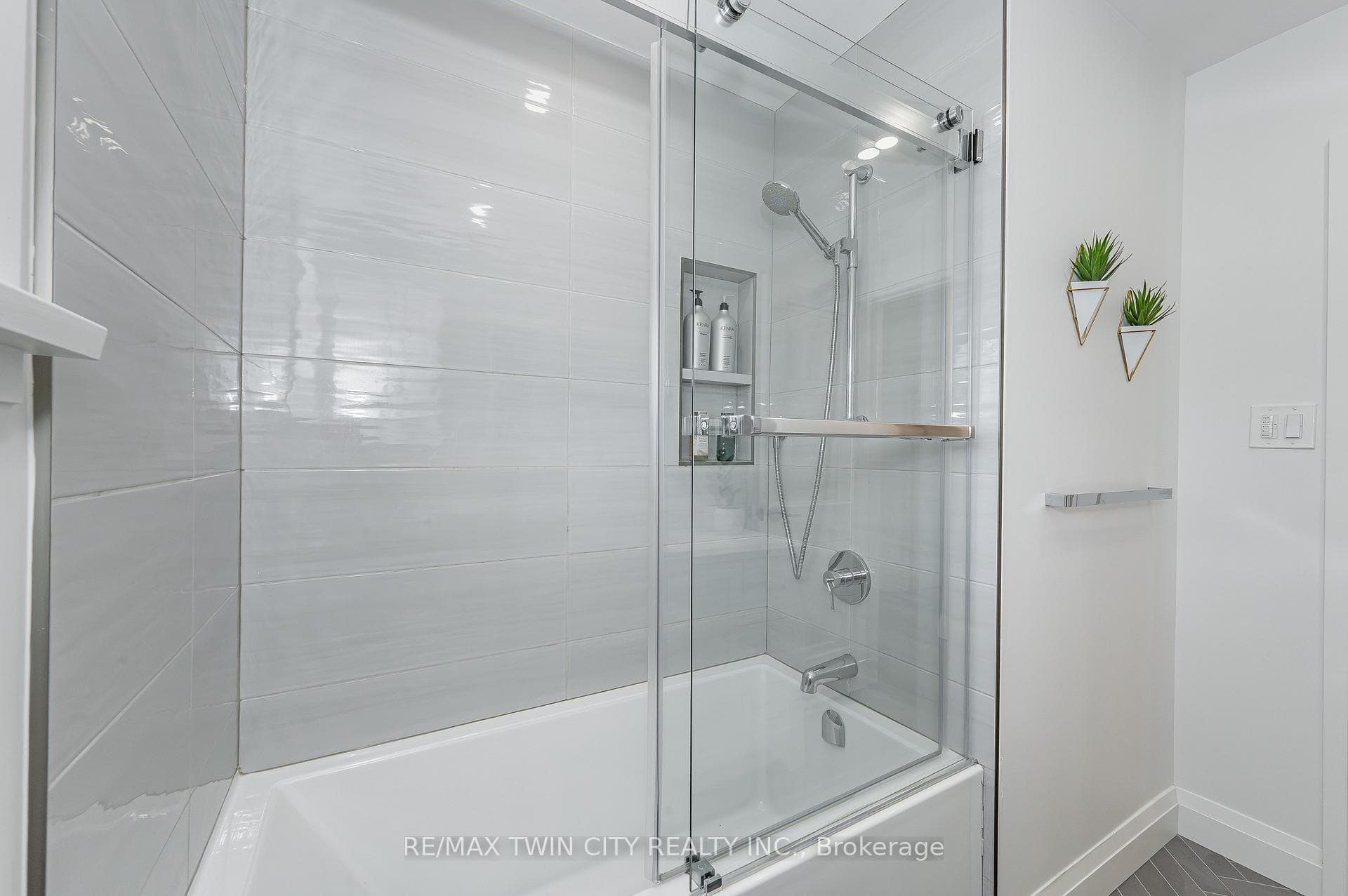 181 Vermont Street photo 19