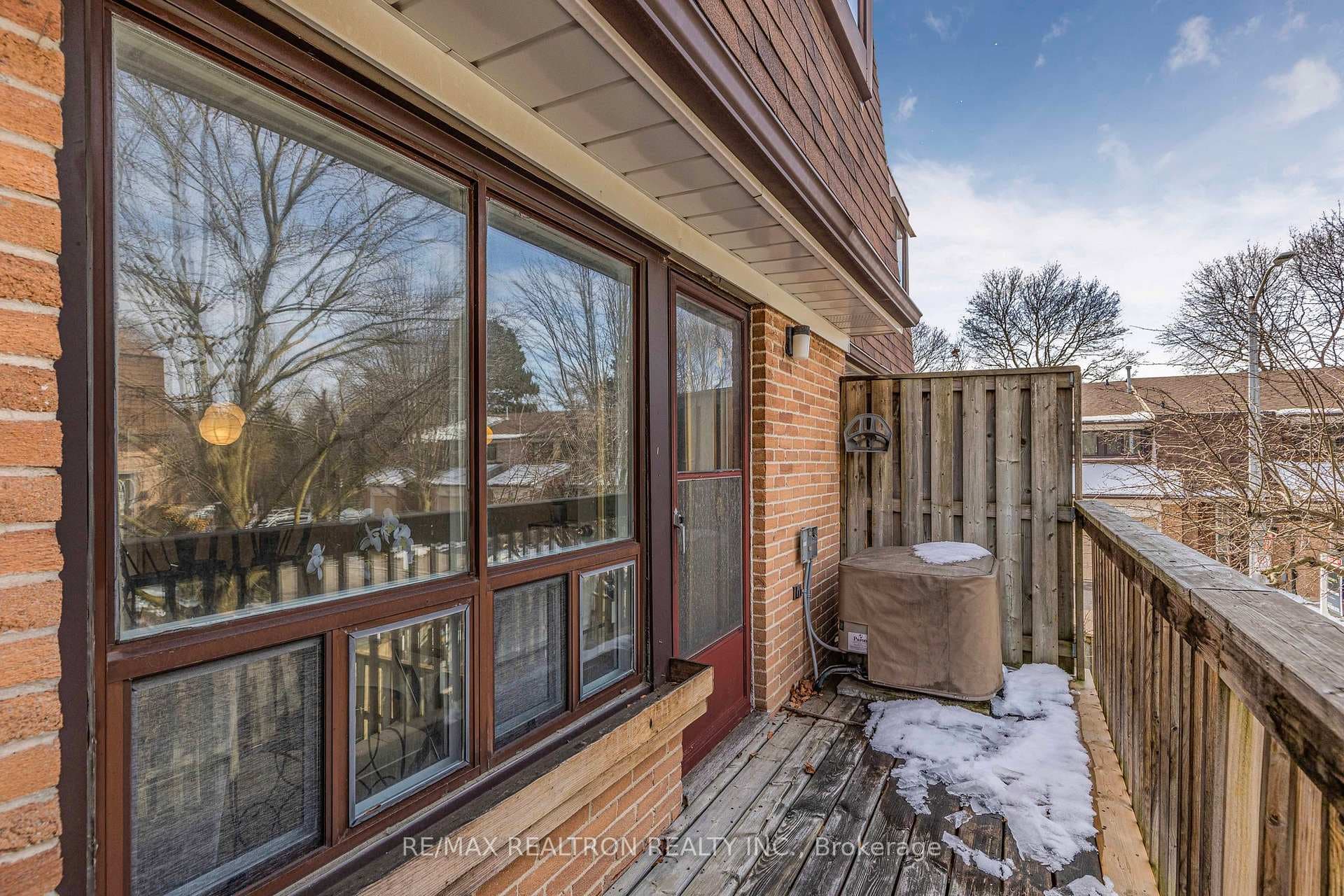 260 Avenue Road Unit 27 photo 29