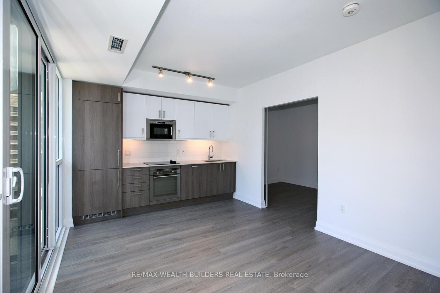 77 Mutual Street Unit 1005 photo 6