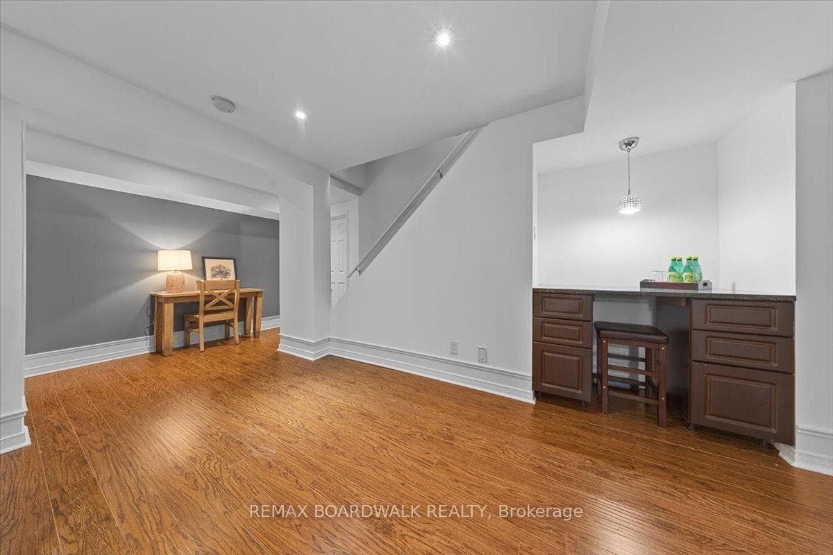131 Chancery Crescent photo 41