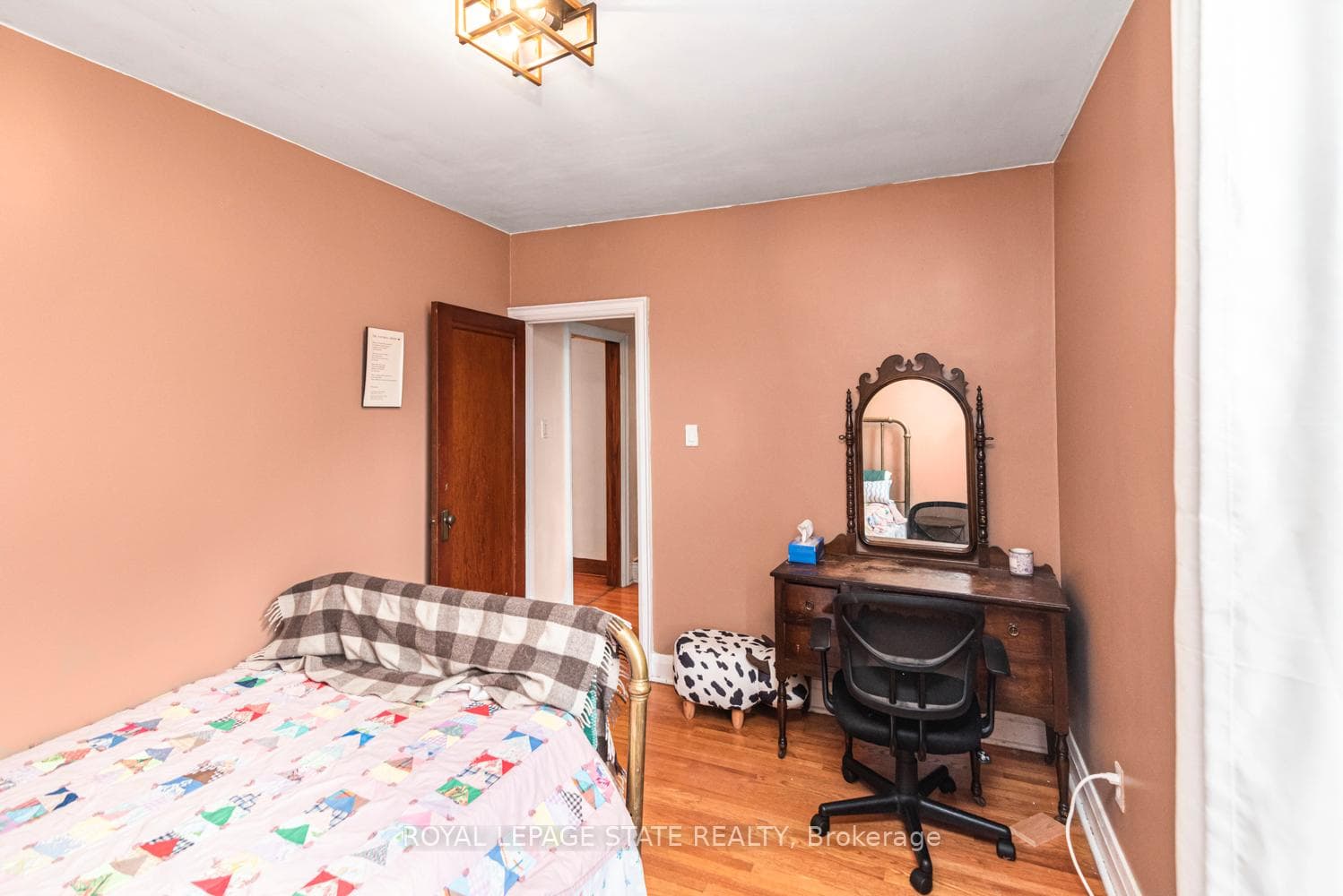 52 Cameron Avenue photo 25