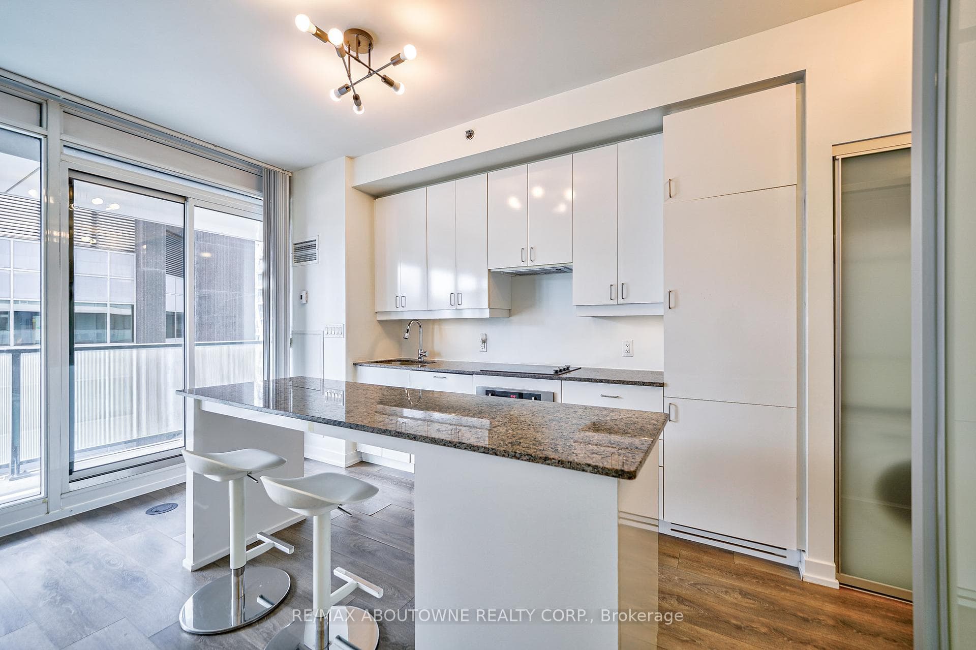 426 University Avenue Unit 3106 photo 21