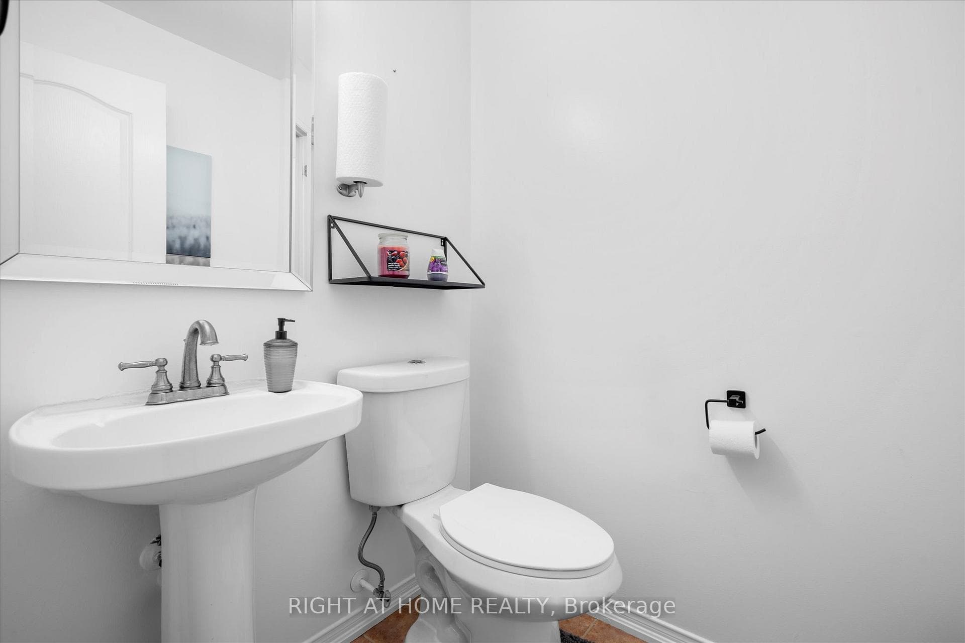 121 Mcsweeney Crescent photo 12
