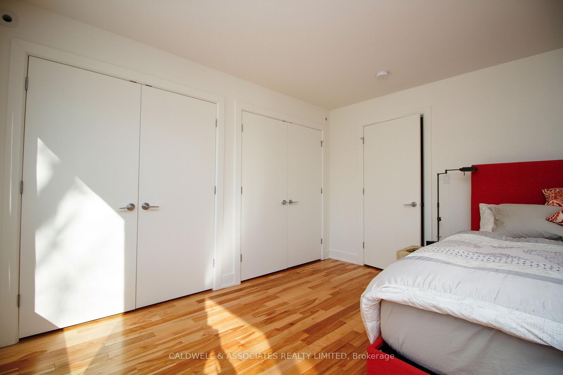 311 Britannia Road photo 15