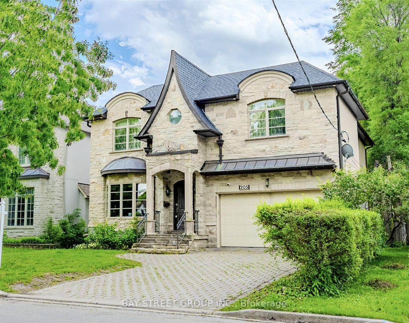 205 Greenfield Avenue photo 1
