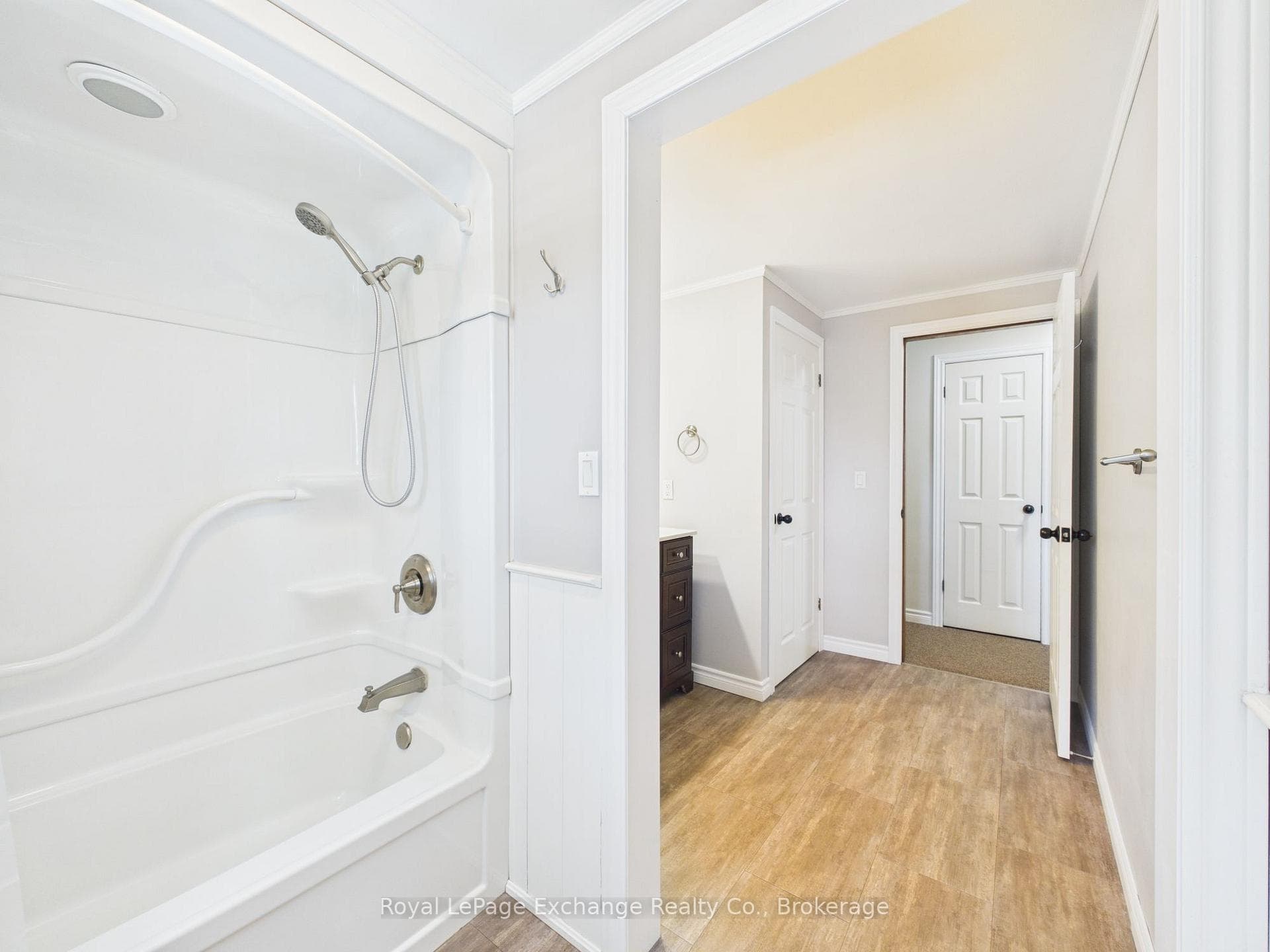 Cheater Bath to Primary Bedroom