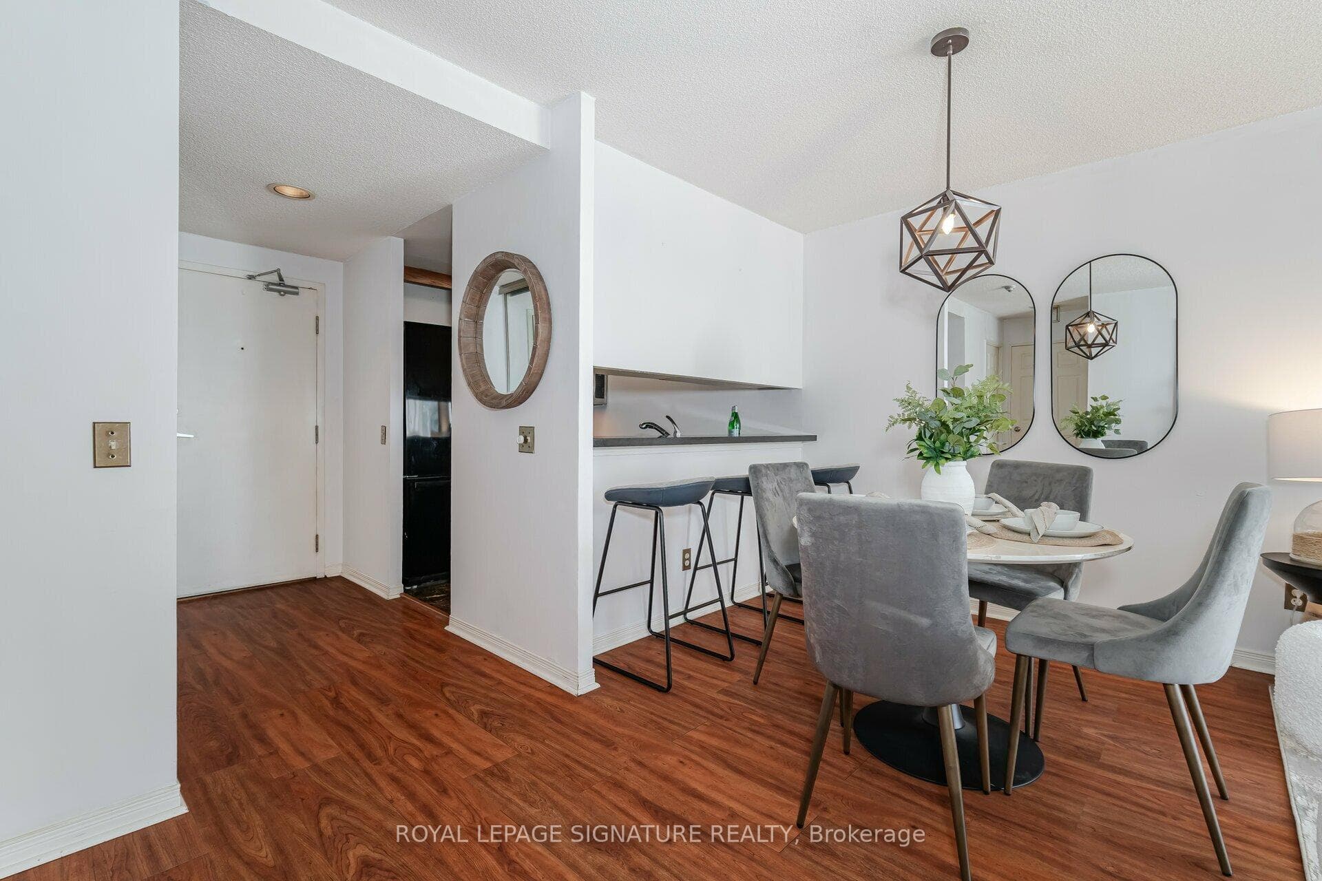 7 Bishop Avenue Unit 1002 photo 7