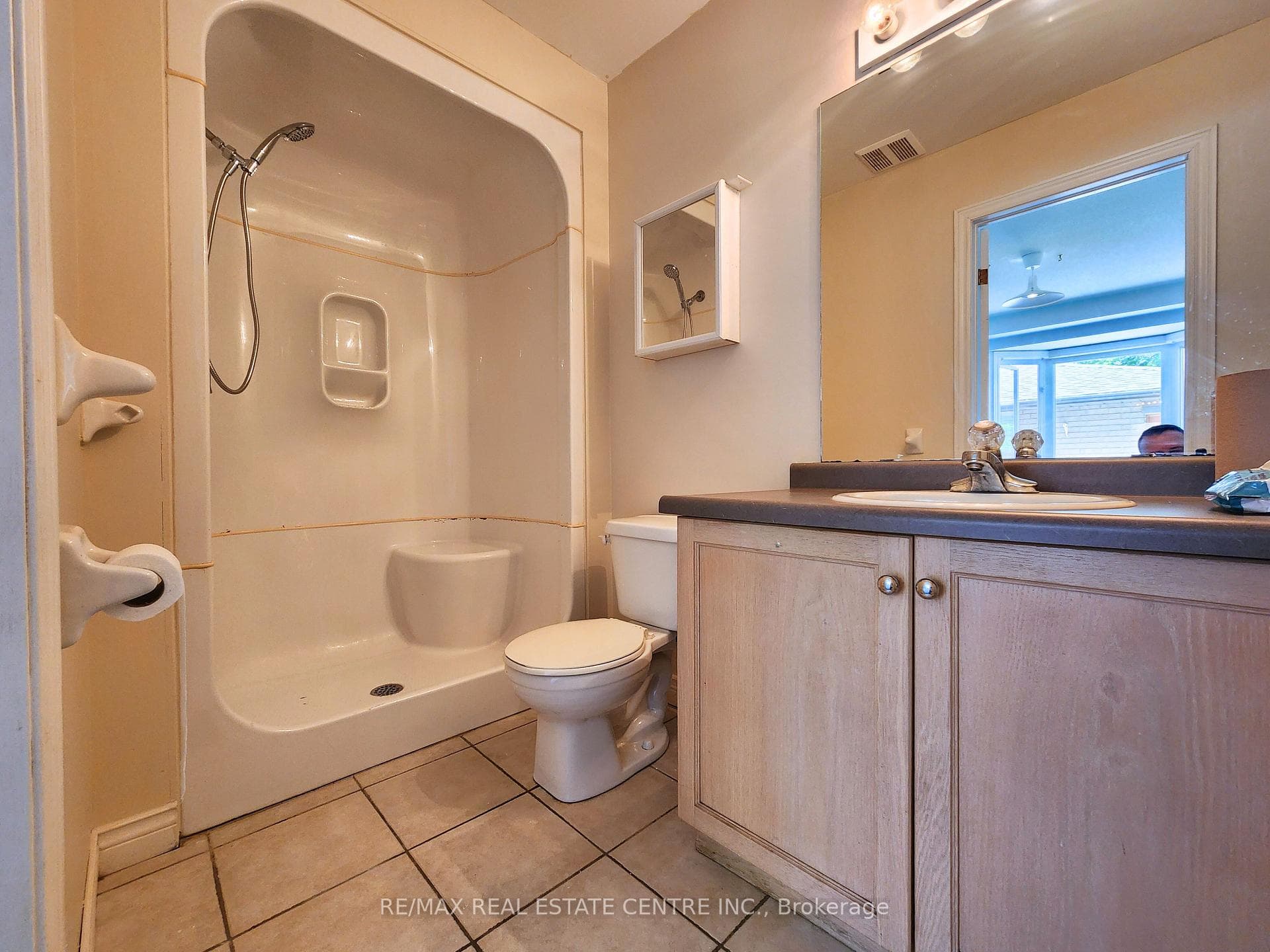 61 DYNASTY Avenue photo 16
