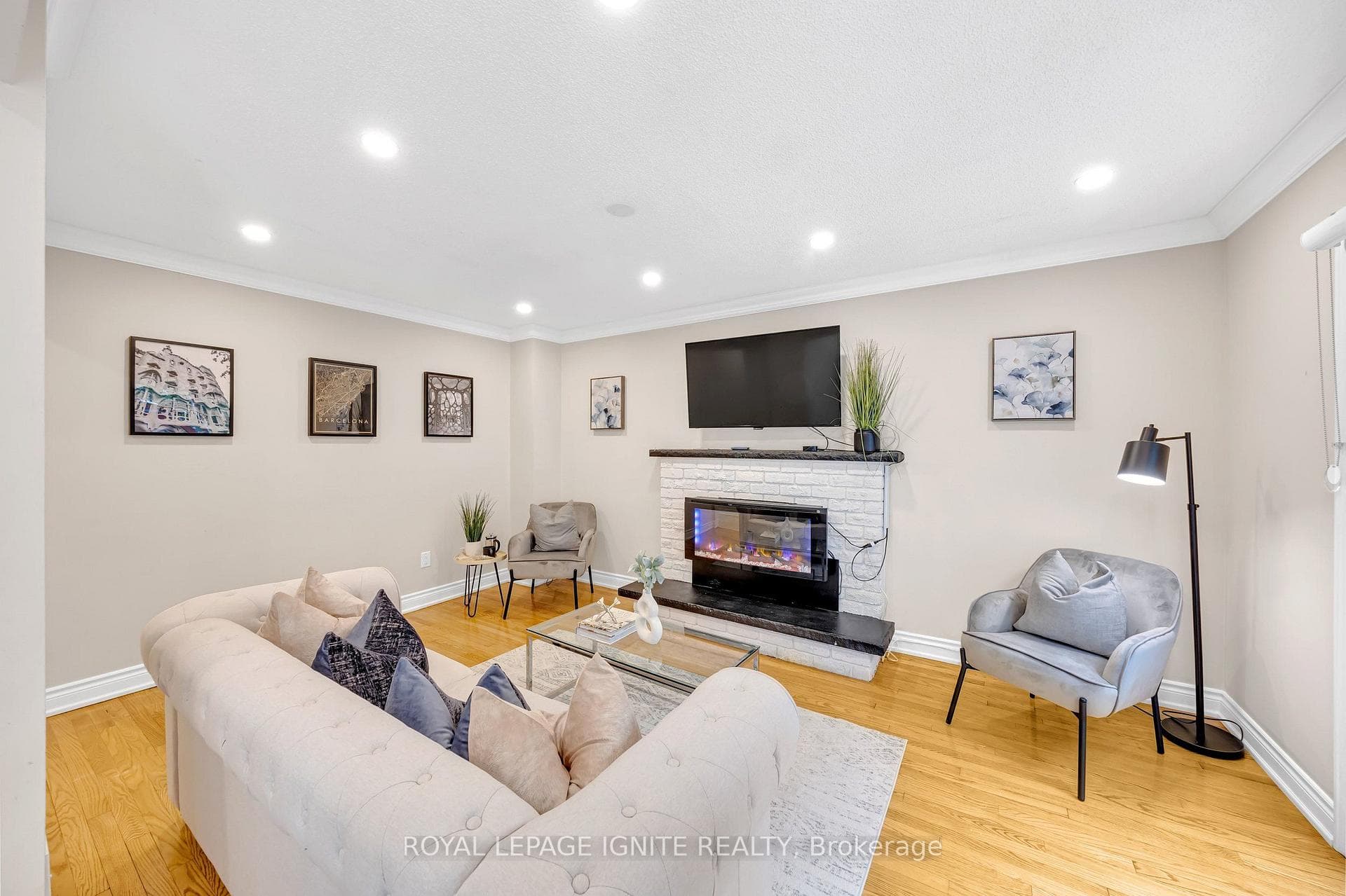 39 Saddleback Court photo 12