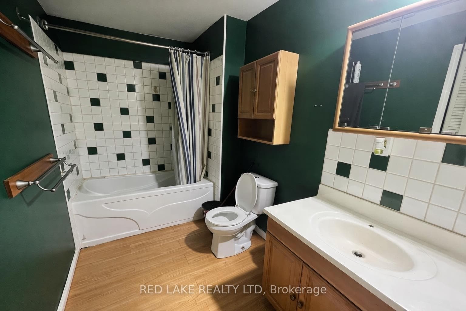 33 Discovery Road photo 16