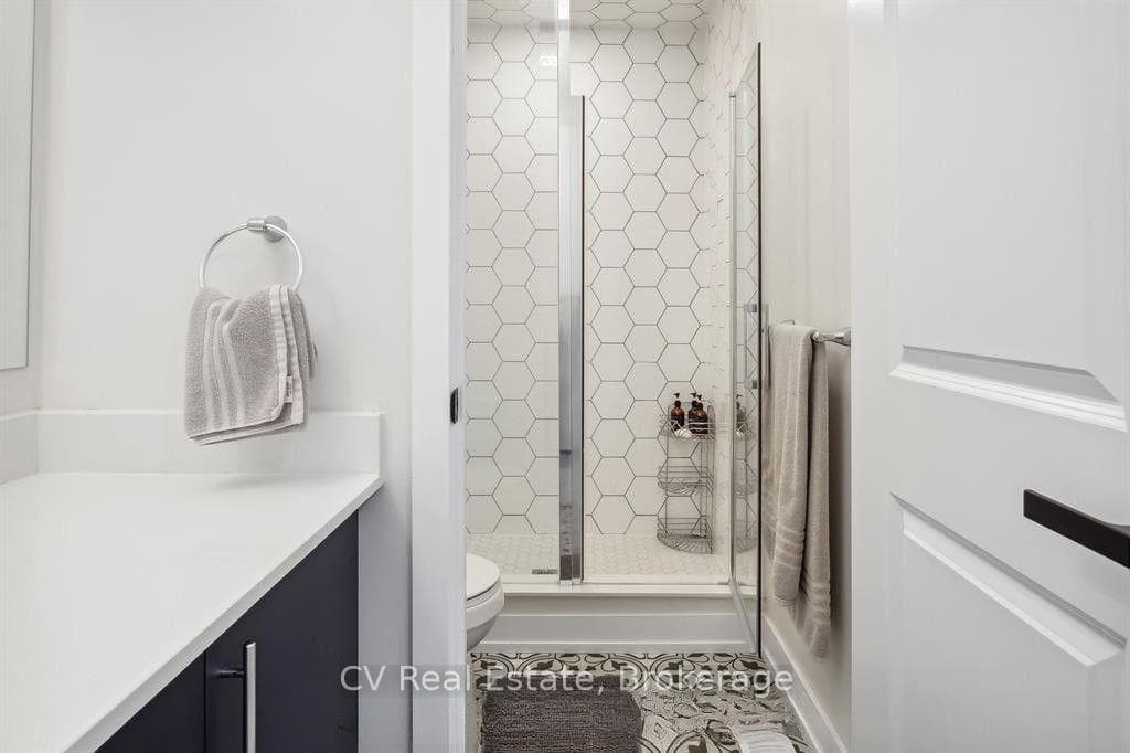 125 Stoneleigh Drive photo 22