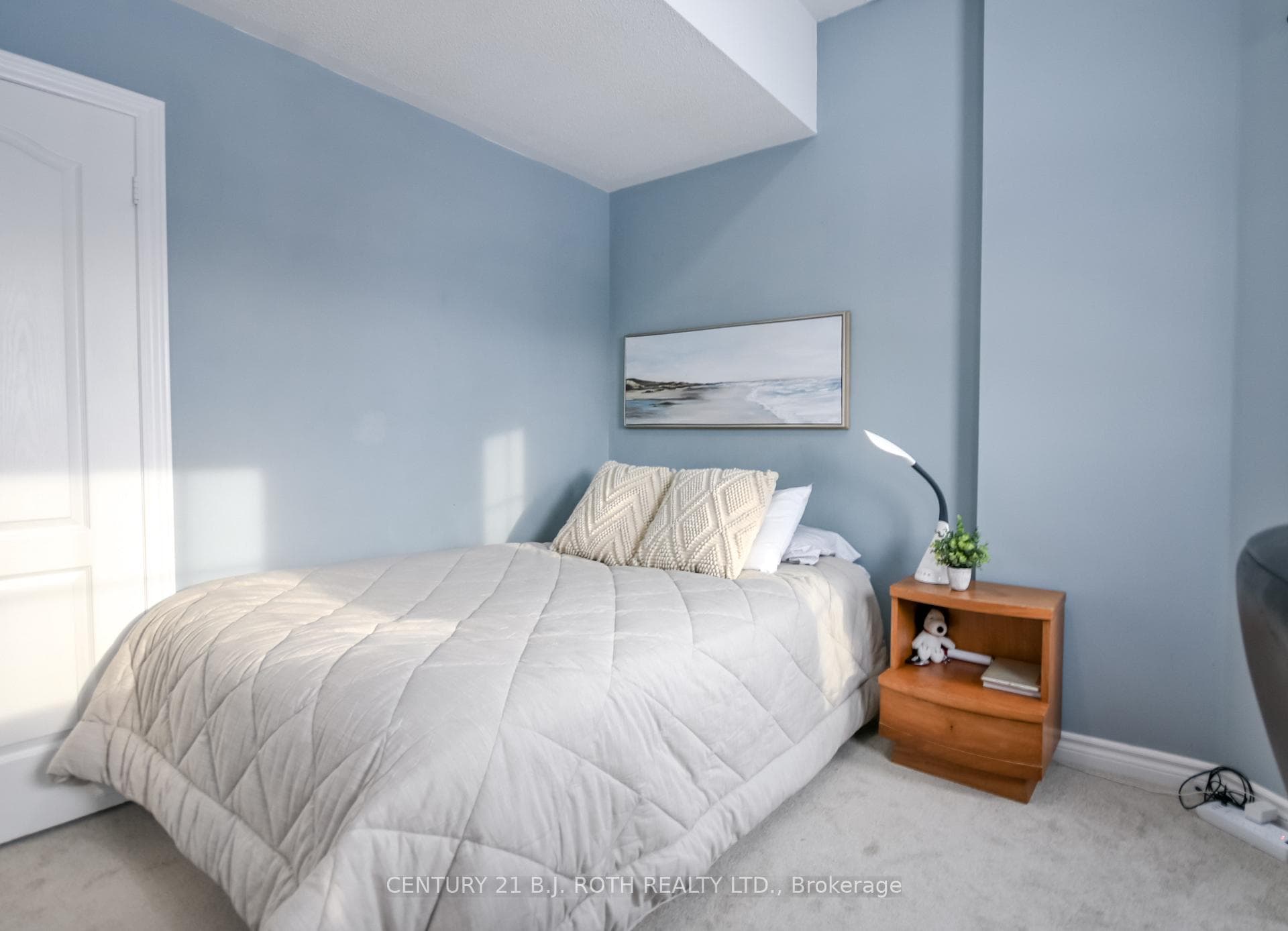Bright 3rd bedroom with new carpet.