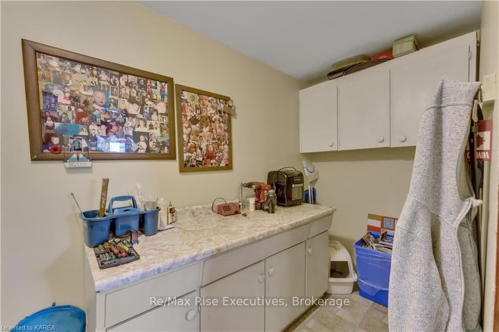 285 THOMAS Street photo 6