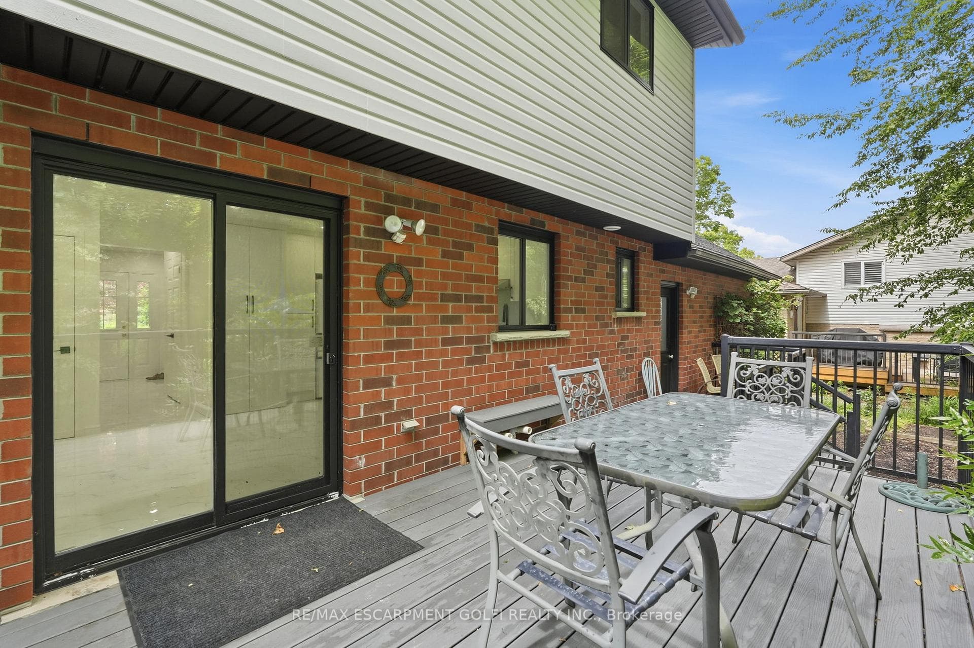 292 THORNCREST Drive photo 35