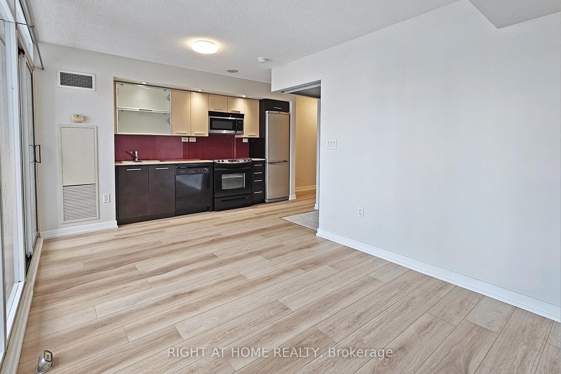8 Telegram Mews Unit 1508 photo 3