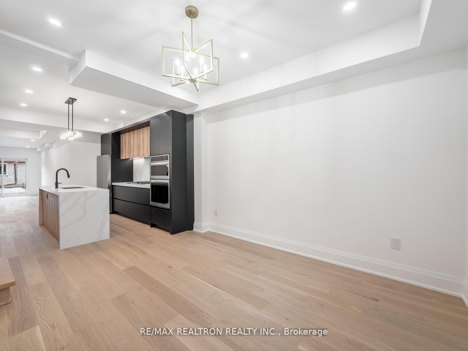 283 Euclid Avenue photo 7