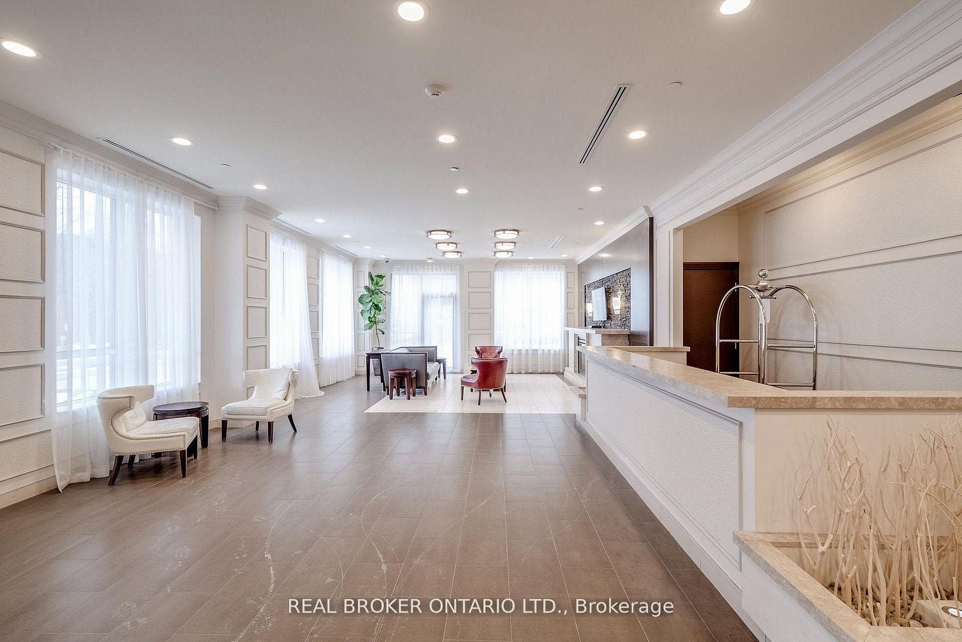 35 Saranac Boulevard Unit 225 photo 3