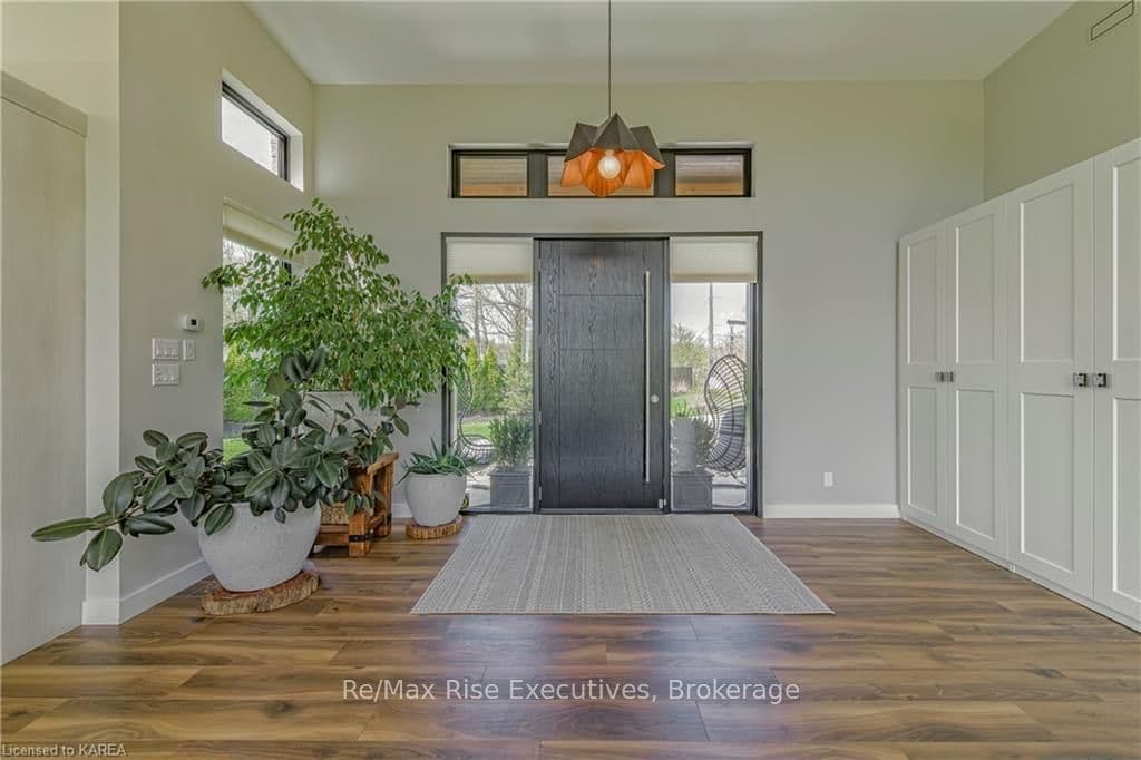 8 HEADLANDS Way photo 5